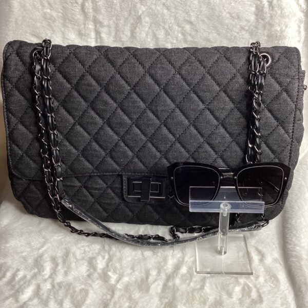 Charcoal and black checkmate