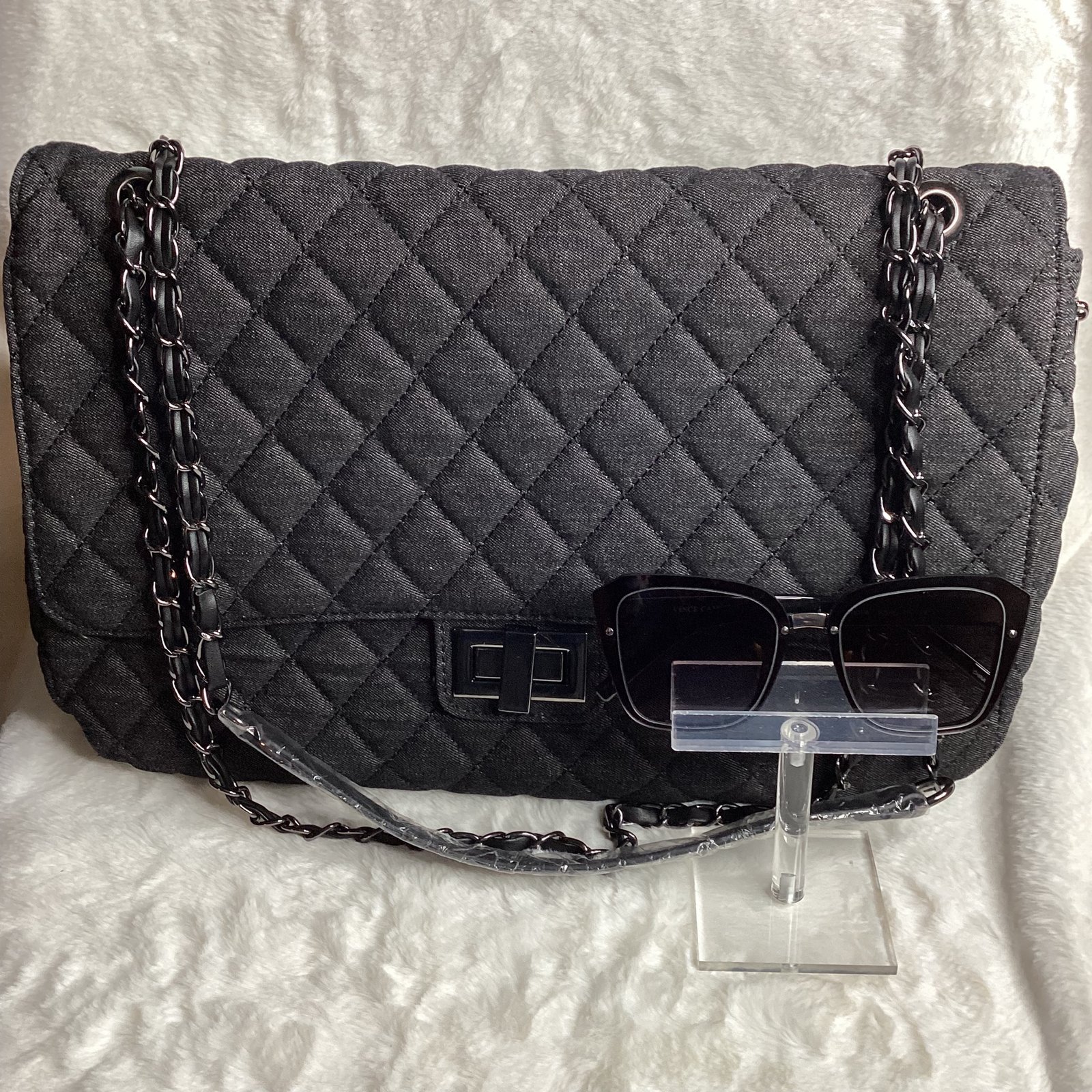 Charcoal and black checkmate