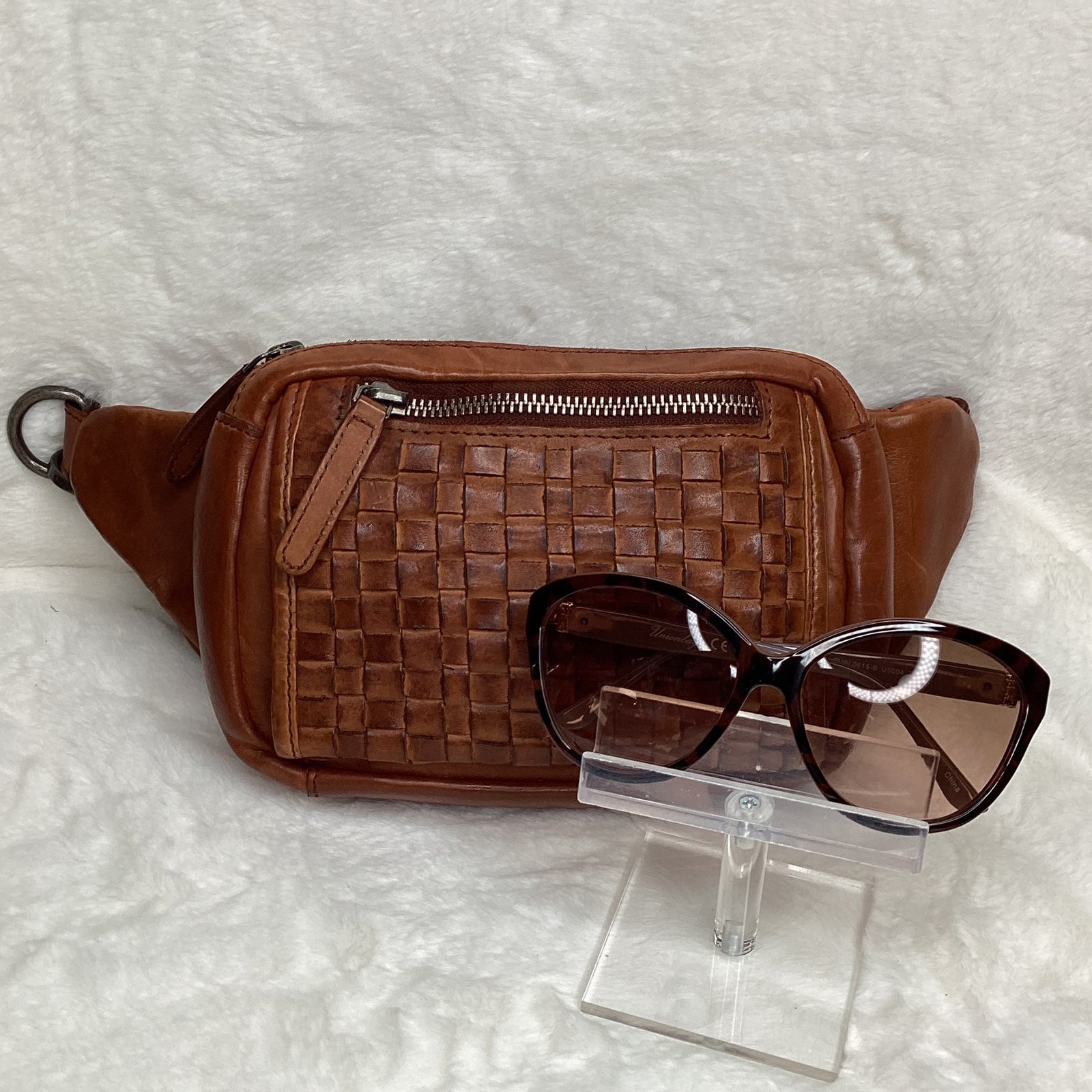 Carmel leather hippie